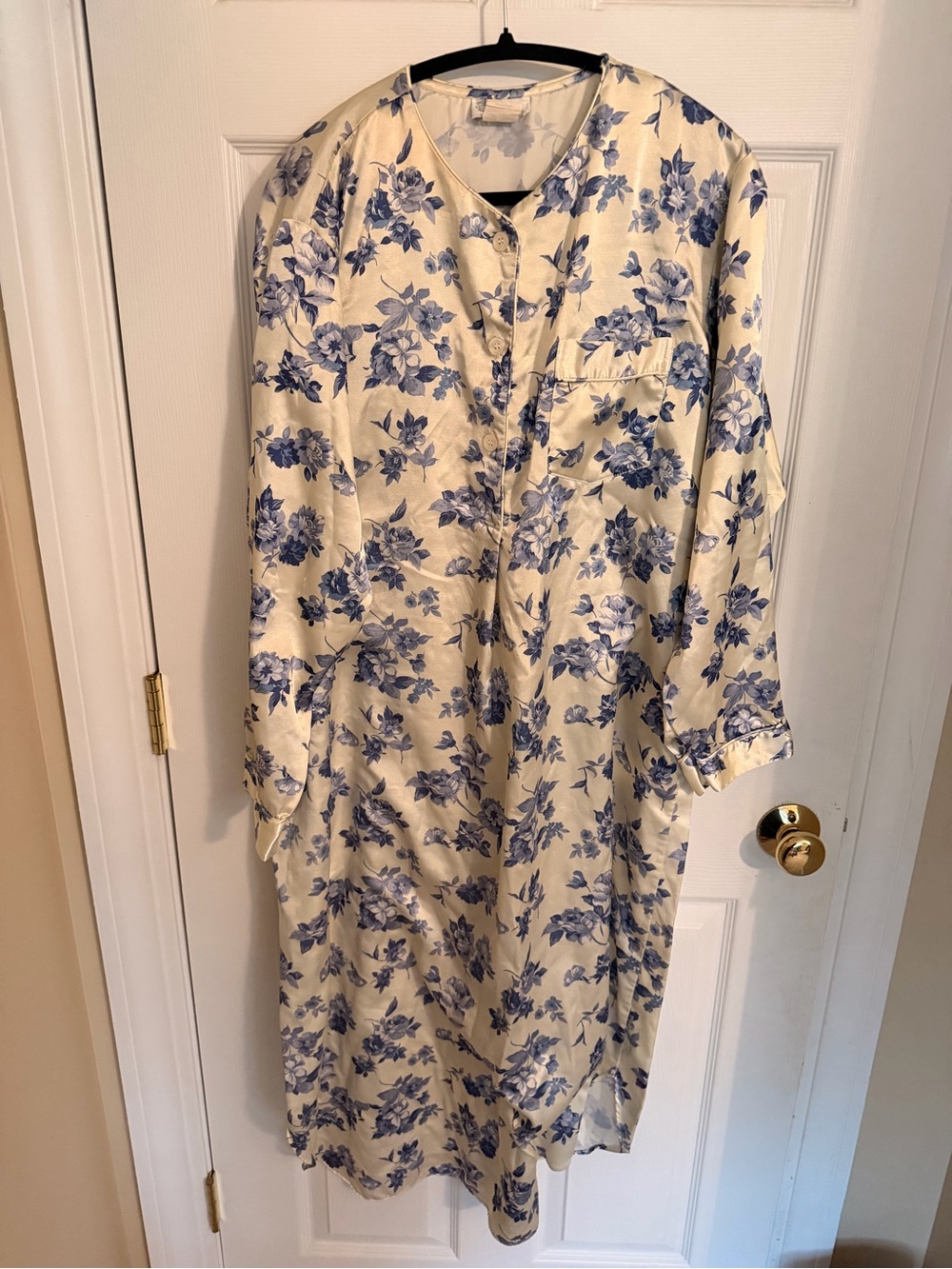 Vintage Character Cream and Blue Floral Button-Front Nightgown